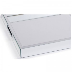 Scáthán ag Freastal ar Thráidire