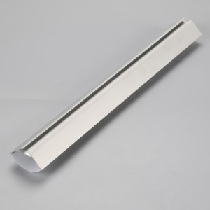 Cruth stiallacha alúmanaim LED faoi stiúir easbhrúite le clúdach soiléir nó díleáite