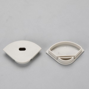 Cruth stiallacha alúmanaim LED faoi stiúir easbhrúite le clúdach soiléir nó díleáite