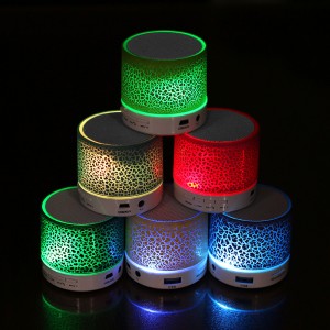 Dord Super Iniompartha Babhta Cainteoir Bluetooth Solas gan Sreang Mini USB Sraith Gan Sreang le Raidió FM