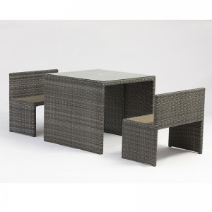 alúmanam RatánComment tábla tábla páirc troscán amuigh faoin aer atá leagtha le scáth poll