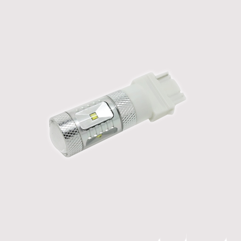 ardchumhacht 30w CREE XBD 1156 7440 3156 faoi stiúir cas solas solais faoi stiúir cúl an tsolais