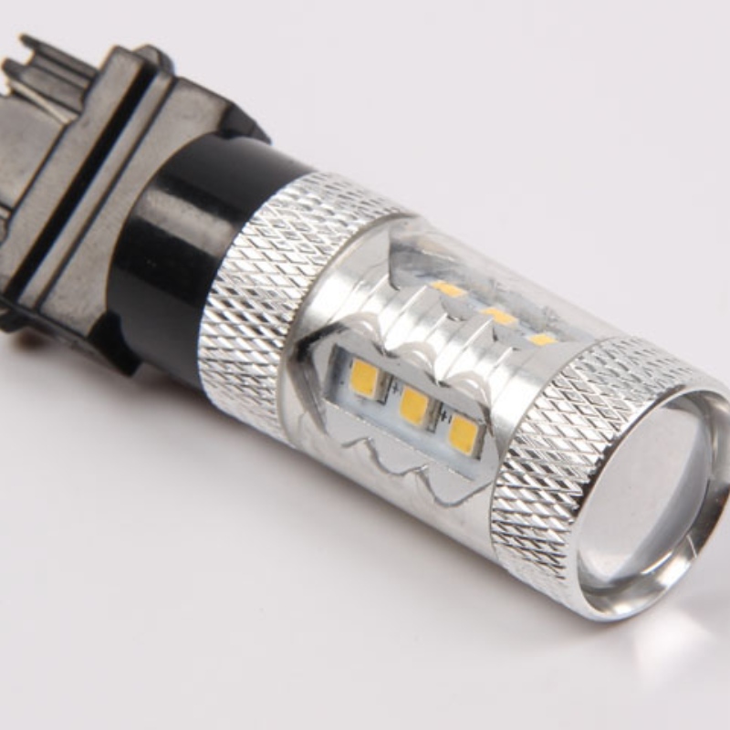 cumhacht ard 15W SamSung carr faoi stiúir soilse t25 p27 / 7w 3157 faoi stiúir solas coscáin