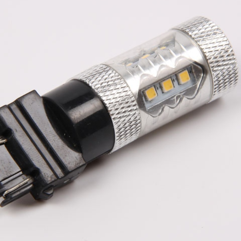 cumhacht ard 15W SamSung carr faoi stiúir soilse t25 p27 / 7w 3157 faoi stiúir solas coscáin