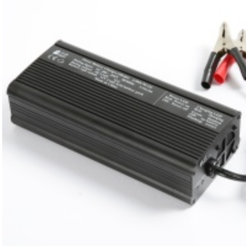 Luchtaire ceallraí do 12.8V 25.6Volt 38.4Volt 51.2V LiFePo4 ceallraí