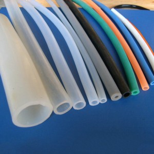 Tá feadáin rubair silicone ardmhéadaithe ag baint le Platanam de ghrád míochaine ardteochta