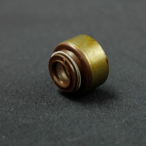 Ró-rónta gas comhla rubair d'ardchaighdeán do ghluaisteáin Volvo