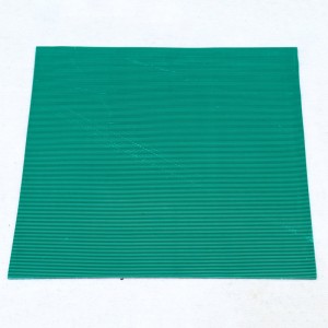 Rib frith-duillín frithsheasmhach in aigéad. Rolla leatháin rubair don Gharáiste