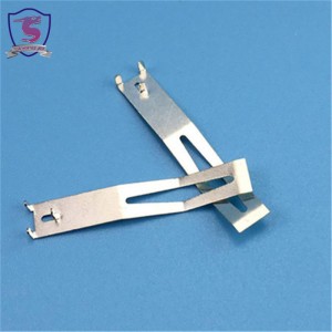 Críochfort plaistigh Saincheaptha since do gabhálais bhagáiste