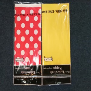 Ceiliúradh bainise Bainise plaisteach clóite PEVA Clúdach Gréithe boird éadaigh indiúscartha