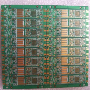 Faoi stiúir bord éadrom bord cártaí óir