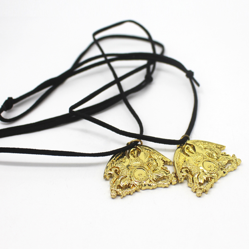 Place necklace