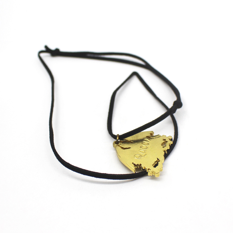 Place necklace