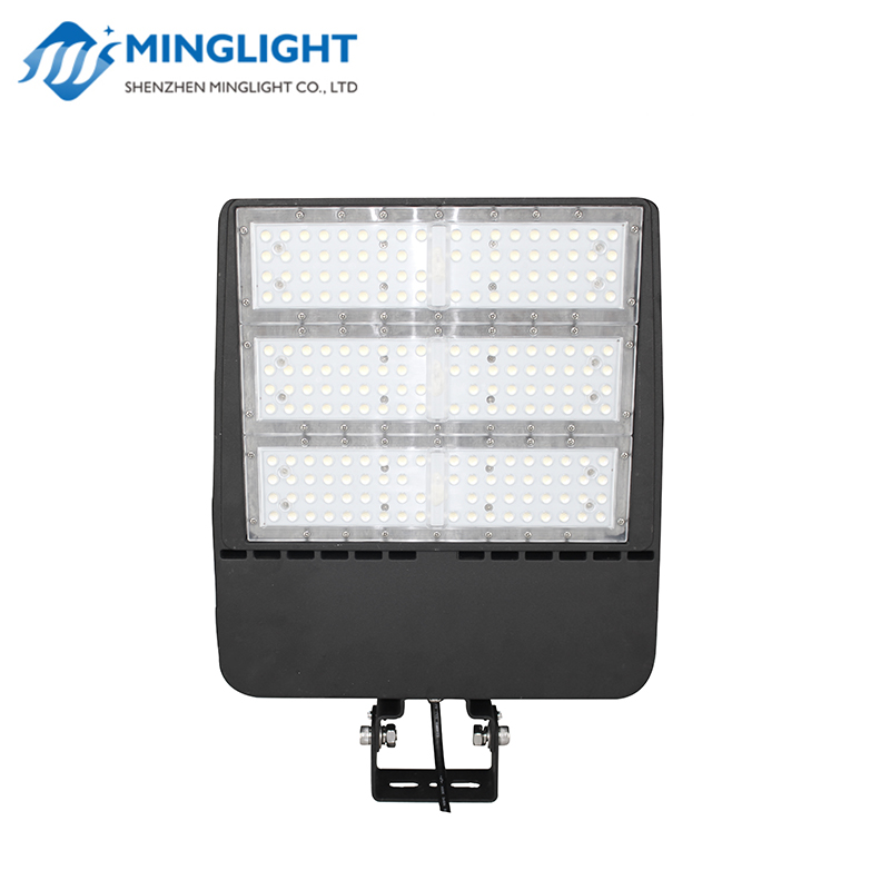 Lot Páirceála faoi stiúir / Solas Tuilte FL80 150W