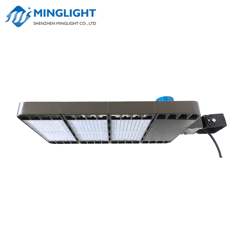 Bosca Bróg faoi stiúir / Páirceáil Lot Light PL01 300W