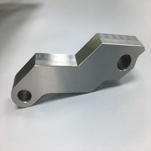 Páirteanna Speisialta Miotal a Ghearradh