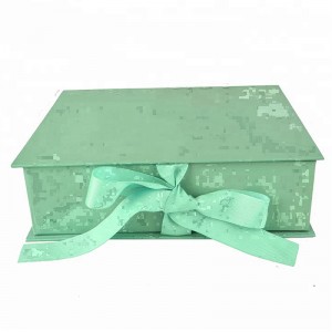 fillteán saincheaptha só bán dubh pacáistiú bosca bronntanas síoda maighnéadach le bogha le haghaidh necklace earing comhionannas vótaí jewelry cosmaideacha