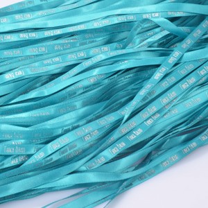 3 # Saincheaptha ribín satin poileistir lógó saincheaptha