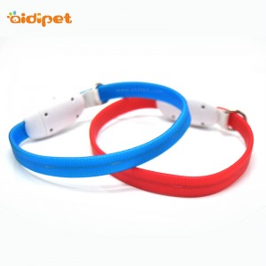 Coiléar athluchtaithe USB uiscedhíonach le collar madra faoi stiúir silicone