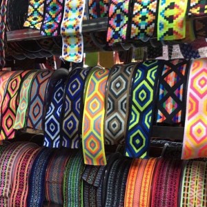 Bandaí bog leaisteacha a dhearadh le haghaidh éadaí