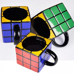 Hulgimüük eritellimusel joonistatud tegelane keraamiline 3D multika kruus