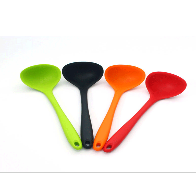 Spúnóg táirgí cistine spúnóg silicone bácáil uirlisí pota neamh-bata spúnóg císte spúnóg silicone comhtháite