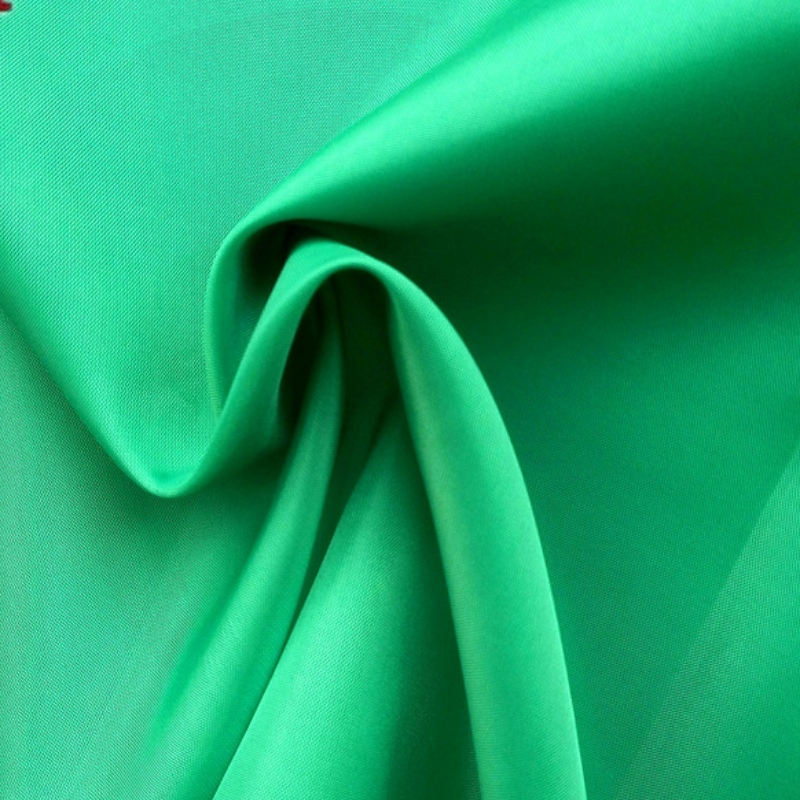 Cumhdach fabraic PVC cóta bata PVC Fabraic 210T Taffeta le haghaidh teicstíle éadaí