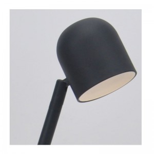 Lampa lampa faoi stiúir le feidhm choigeartaithe