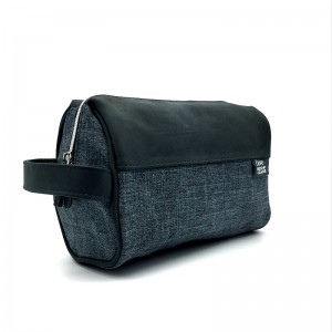 BAG COSMAIDEACHA A DHÉANAMH