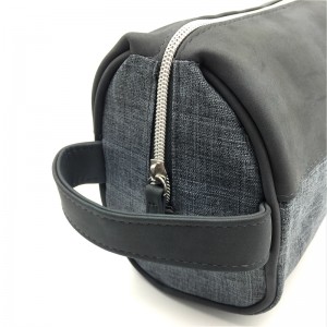 BAG COSMAIDEACHA A DHÉANAMH