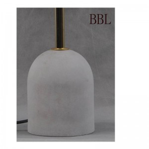 Lampa boird ardvoltais faoi stiúir le bonn coincréite