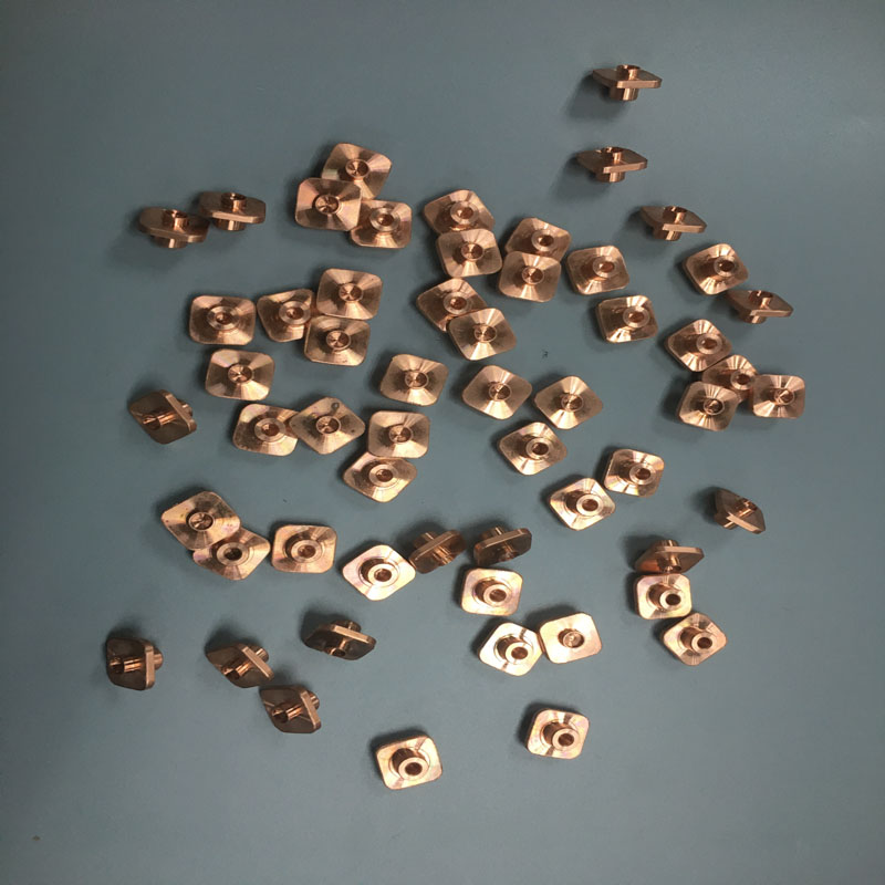 Páirteanna CNC