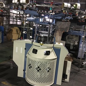 Trastomhas Beaga Soláthraí Taiwan Téamaí Cniotála Jacquard gan uaim Cniotála Machine