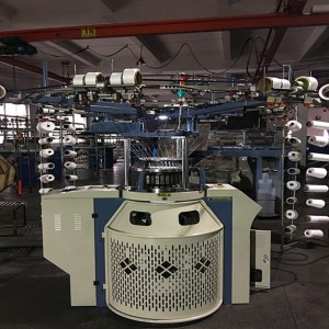 Trastomhas Beaga Soláthraí Taiwan Téamaí Cniotála Jacquard gan uaim Cniotála Machine