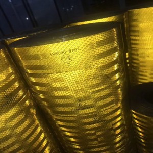 sábháilteacht mhachnamhach téip ar bhóithre