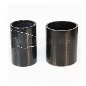 With fíon marmair dubh