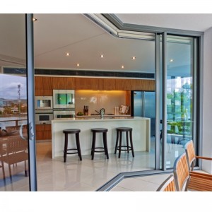 DORÁLACHA SÍNITHE CORNER