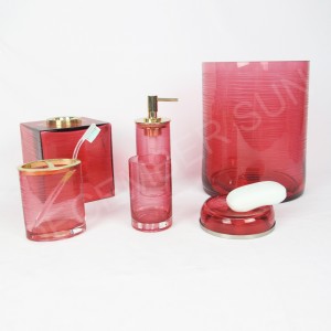 Stripes greanaithe babhta le gabhálais seomra folctha gloine atá fite fuaite