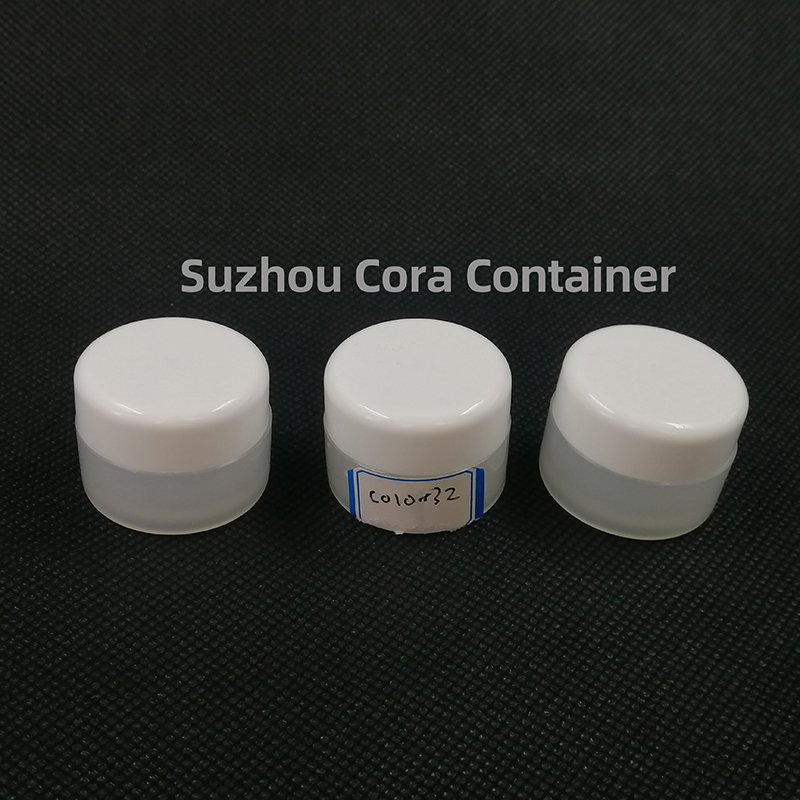 10ml Neck 28mm Lemmiklooma kosmeetiline plastpudel kruvikorgiga