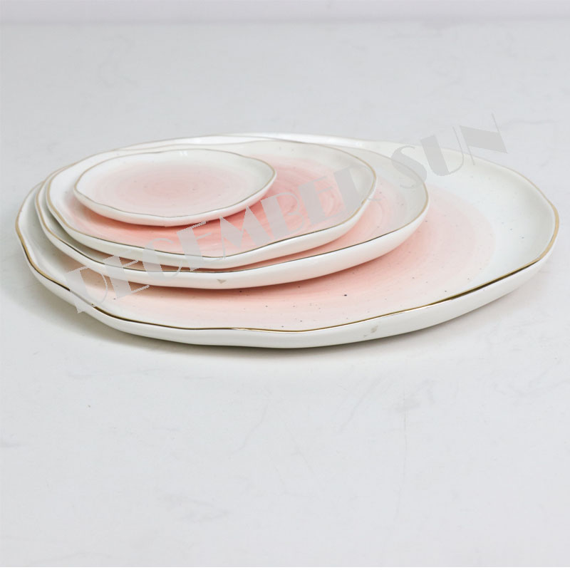 Tá babhla mug pláta milseog boird criadóireachta leathan roghnaithe