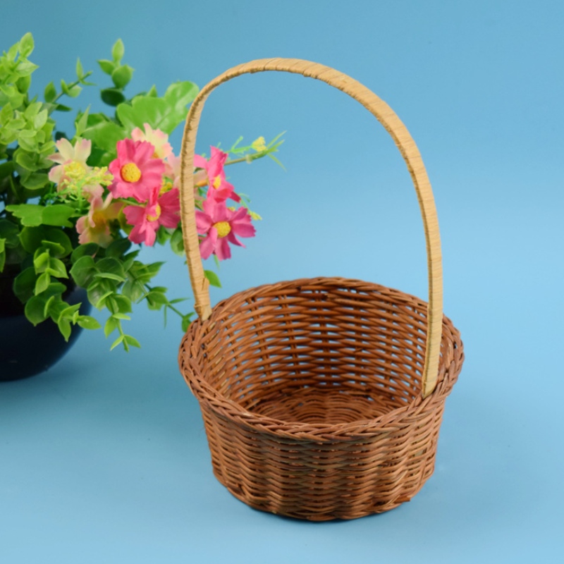 Riivatud korv käepidemega