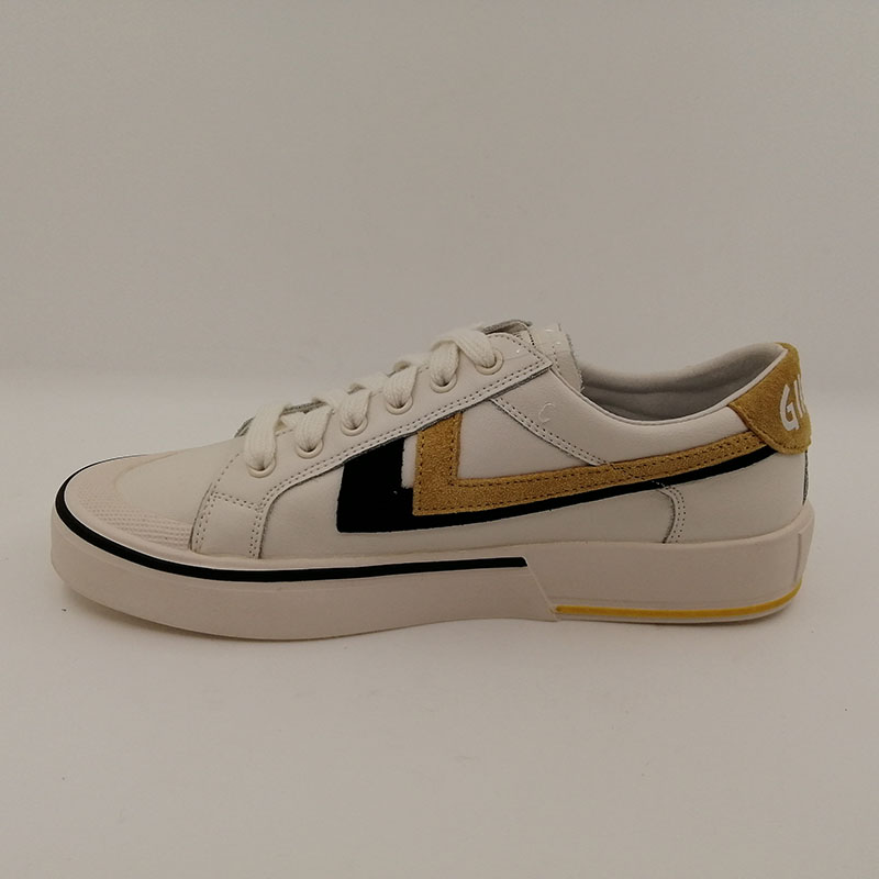 Bróga ócáideacha / sneaker