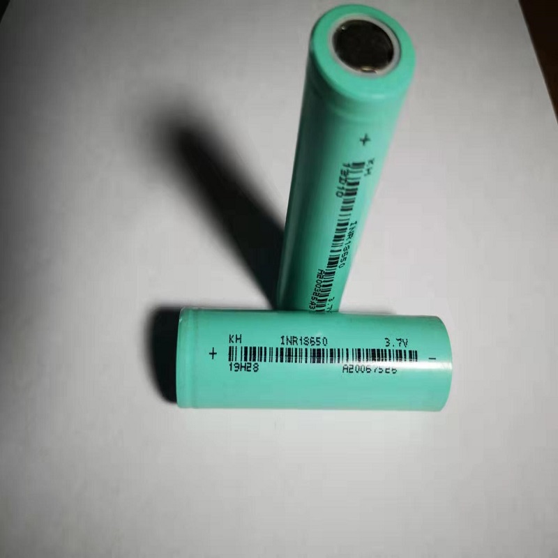 18650 ceallraí litiam-ian 2000mAh 3.7V