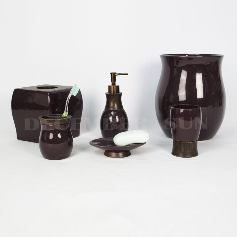 Keraamika puitosadega vannitoa tarvikutega vannivarustusega