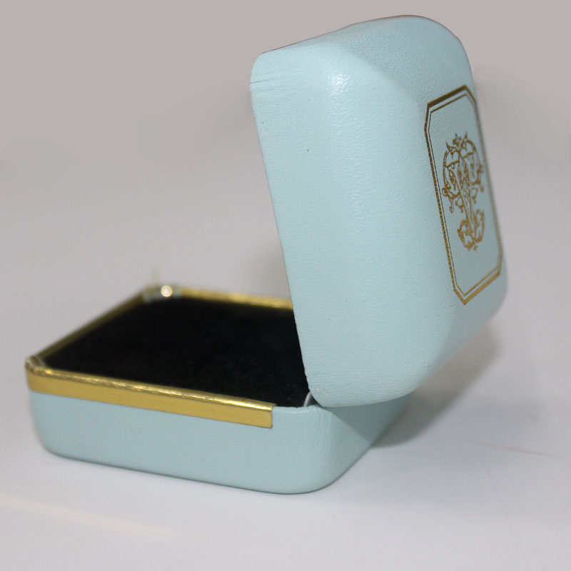 Delikaatne Hot Stamping Logo Box Ring Kaelakee Juveelehted Kingitus Karp