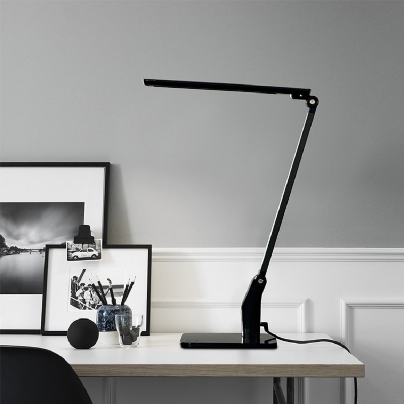 1689 Puuduste juhitav heledustabel Lamp Elav Värv Valgus ja USb LED Desk lamp