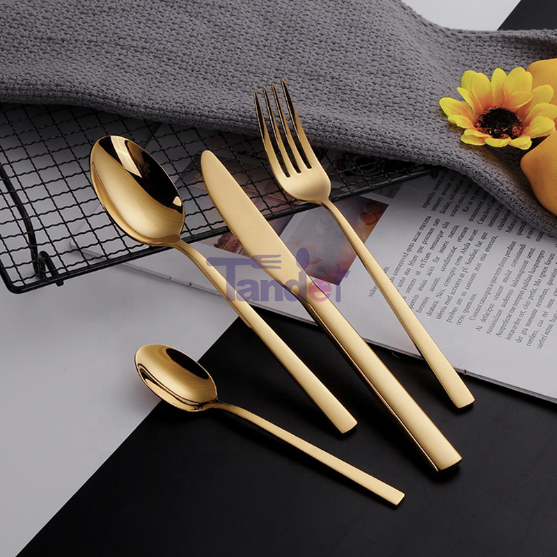 Forc Spúnóg Scian Socraigh Flatware Óir Óstán Cruach Dhosmálta Miotail Brilliant Saincheaptha Gearrthóg 24pcs Socraithe le cás