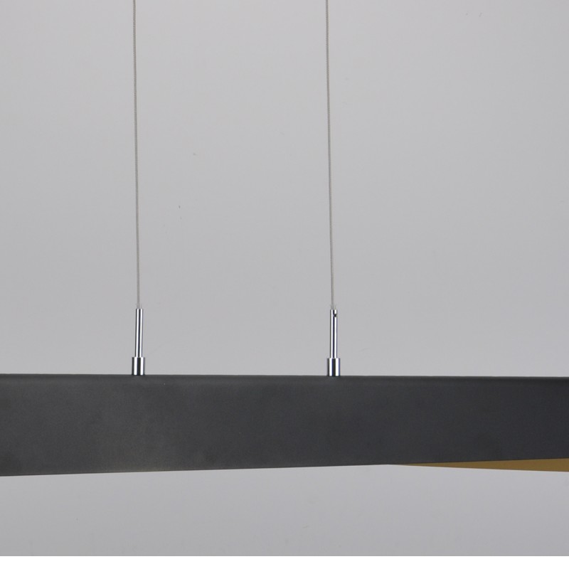 Lampa pendant faoi stiúir le scáth miotail agus ór istigh