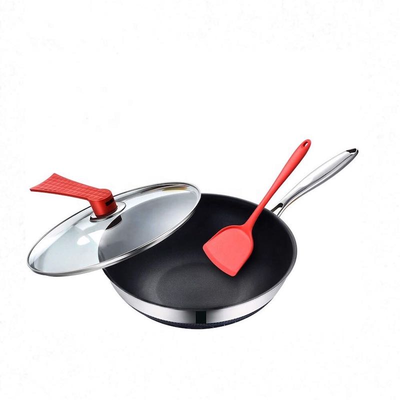 wok friochadh cruach dhosmálta le clúdach