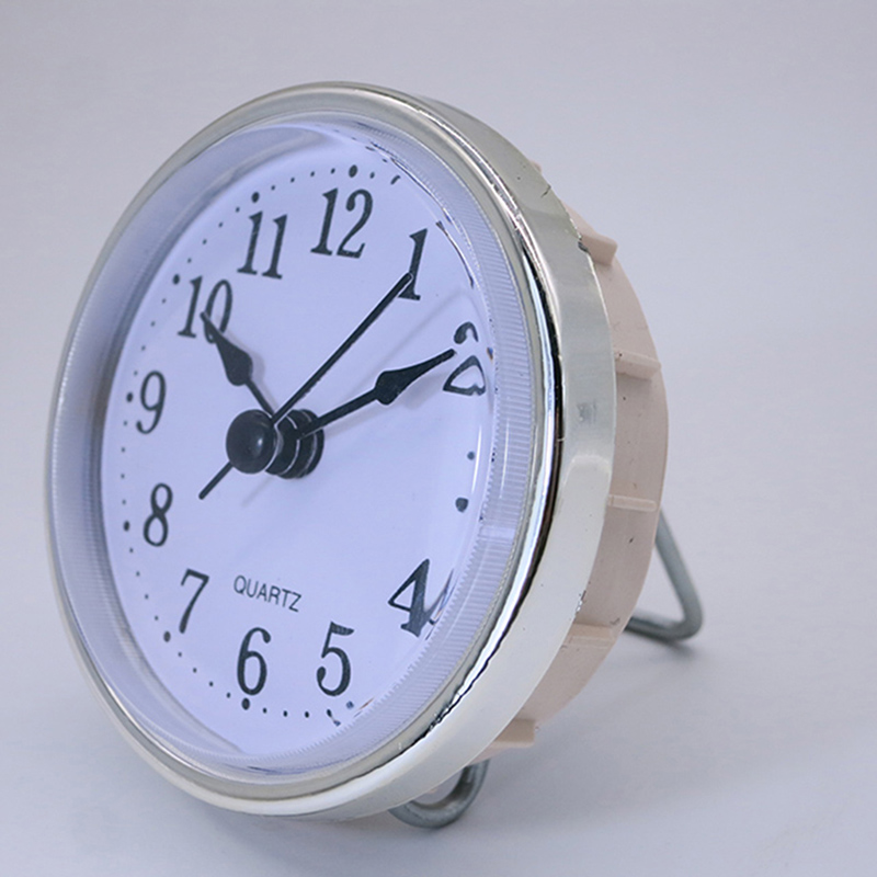 läbimõõt 65mm ümmargune sein hõbedast värvi kell